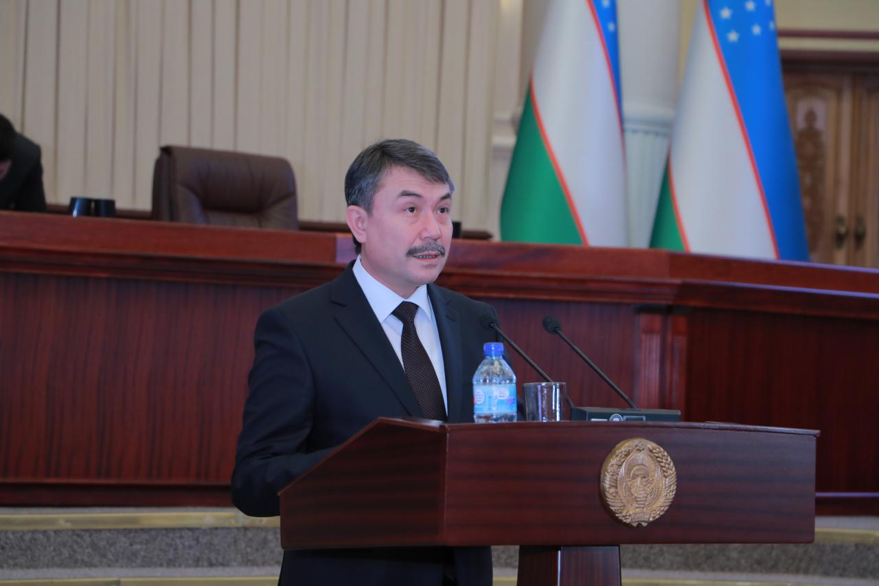 Расман: Президент АТКР вазири Шуҳрат Содиқовни лавозимидан озод қилди