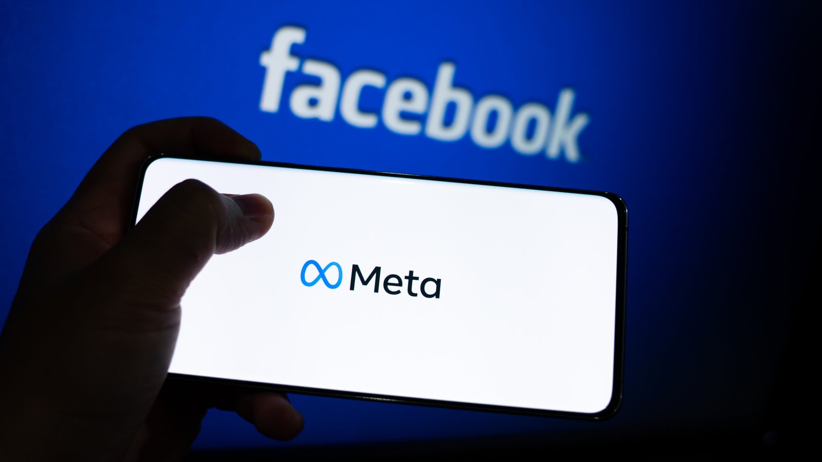 Meta ўз қурилмаларини сотиш учун офлайн дўконлар очиши мумкин