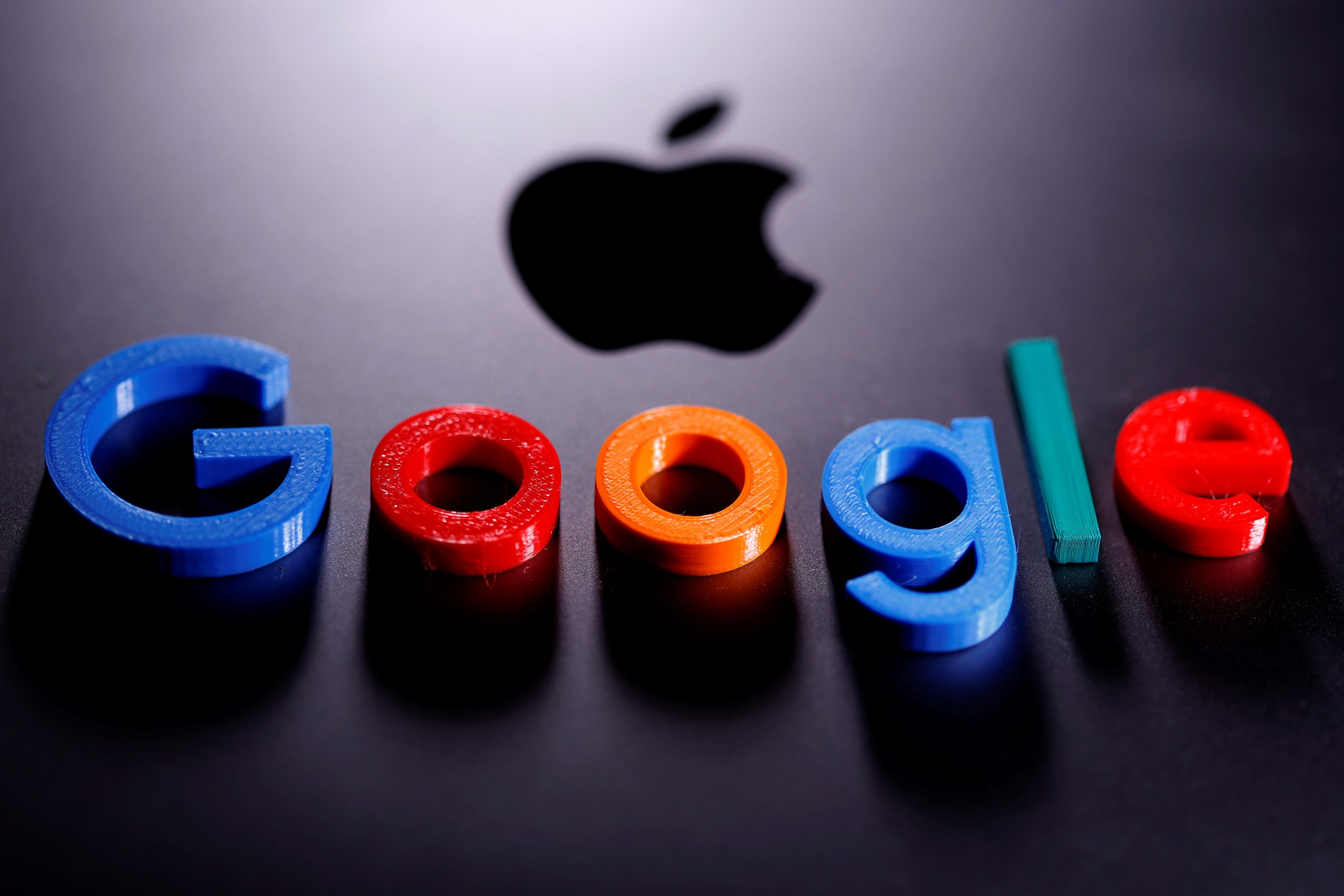 Италия Apple ва Google’ни жаримага тортди. Улар шахсий маълумотлардан тижорий мақсадда фойдаланган