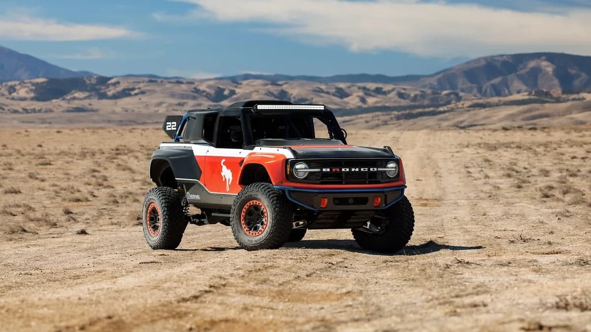 Ford йўлтанламас Bronco’нинг пойга версиясини тақдим этди