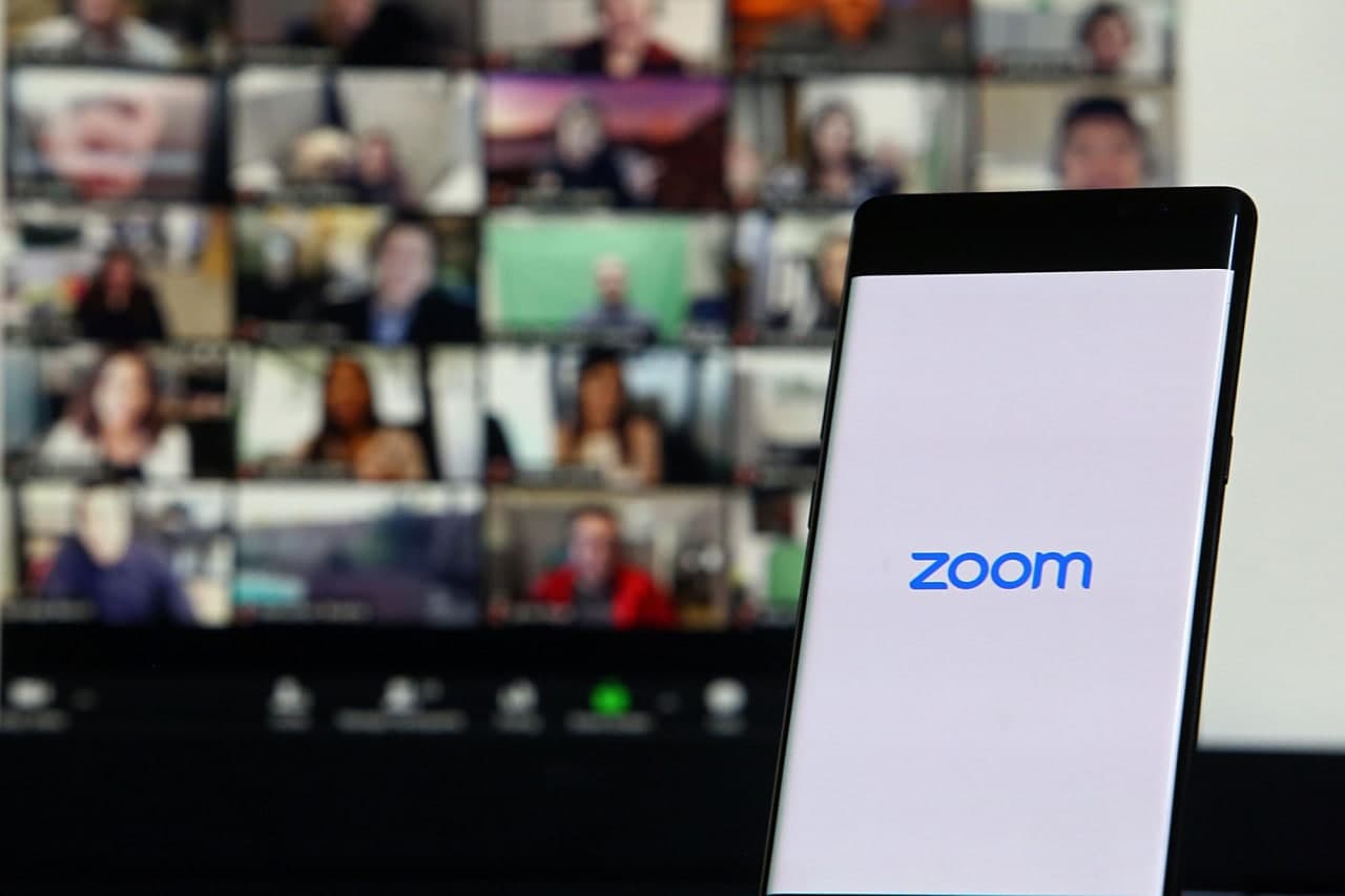 Zoom йирик онлайн тадбирларни ўтказиш функциясини ишга туширади