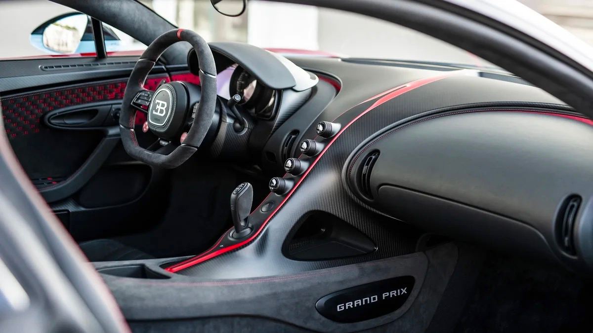 Bugatti Sur Mesure шахсийлаштириш дастурини ишга туширди
