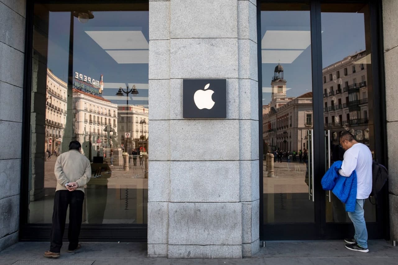 Apple Нью-Йоркдаги барча дўконларини ёпди