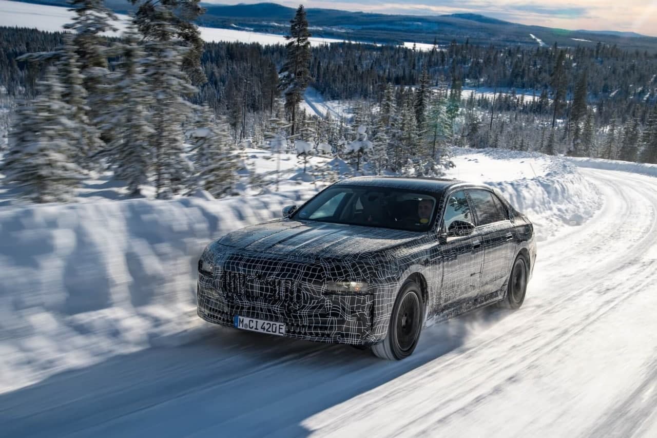 BMW компанияси i7 электроседанини ишлаб чиқаради