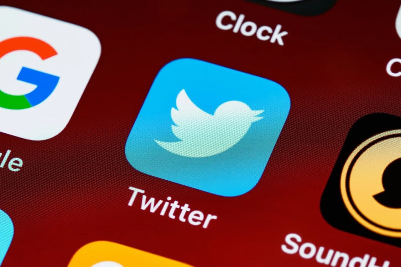 Twitter TikTok’ка ўхшаш вертикал видео функциясини синовдан ўтказа бошлади