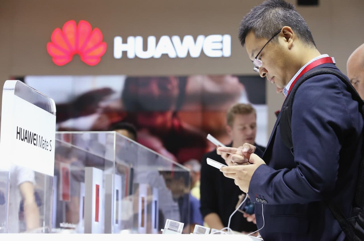 Huawei букланадиган смартфонни намойиш қилди (фото)