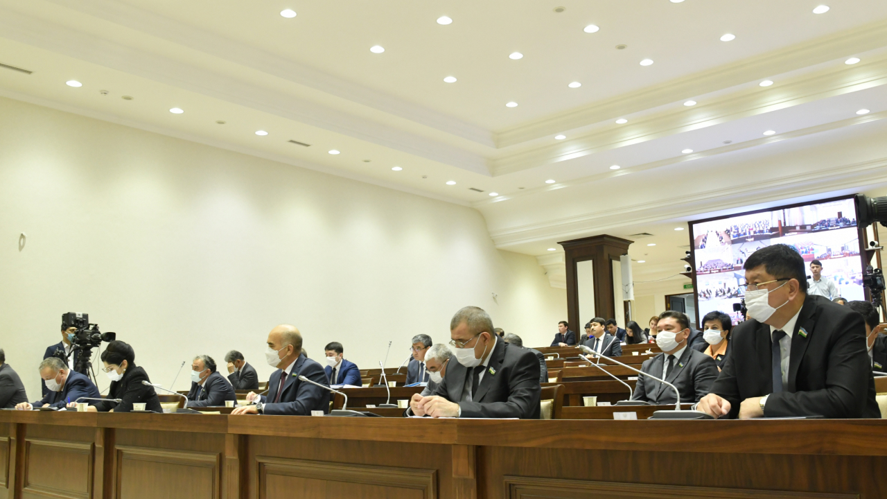 Сенат 2022 йил учун давлат бюджети тўғрисидаги қонунни маъқуллади