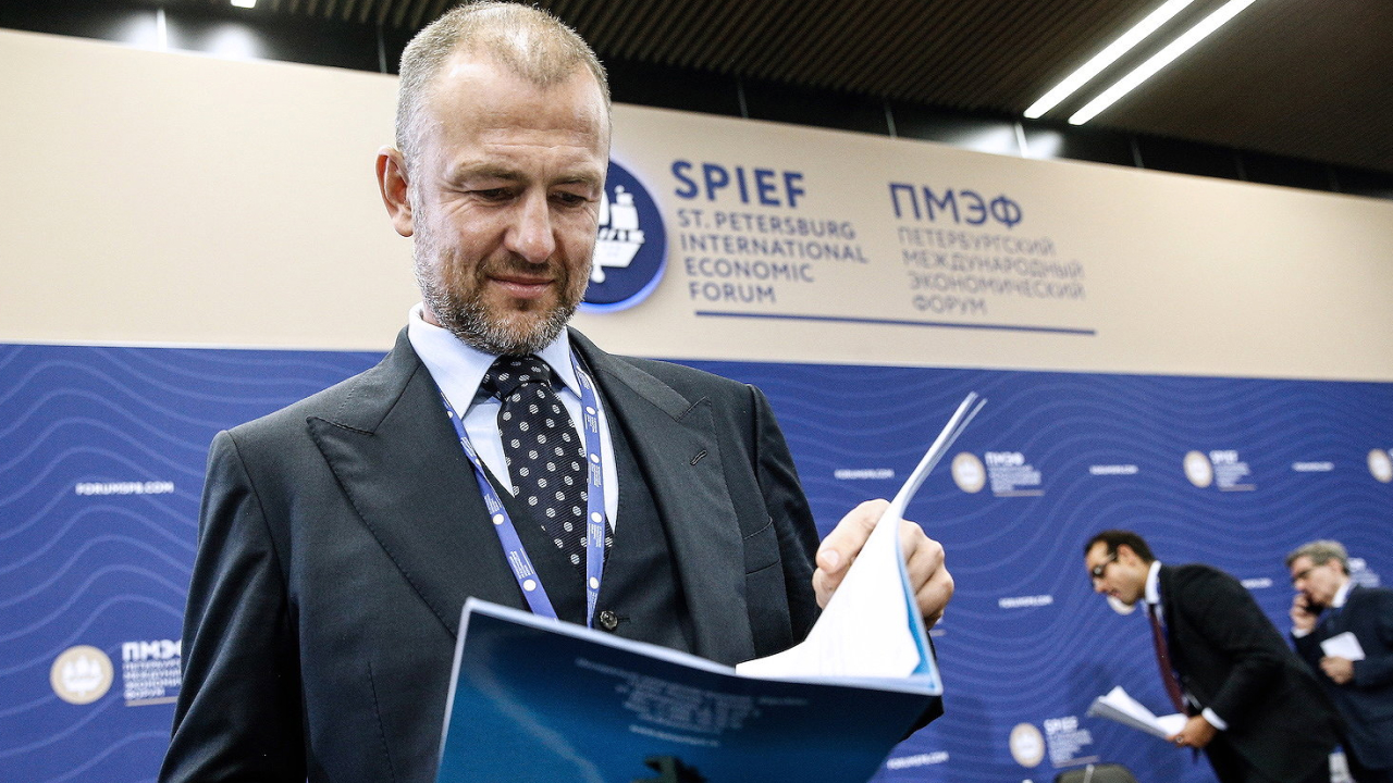 «Хаосга бой». Миллиардер Мельниченко 2021 йил бизнес учун қандай ўтганини баҳолади