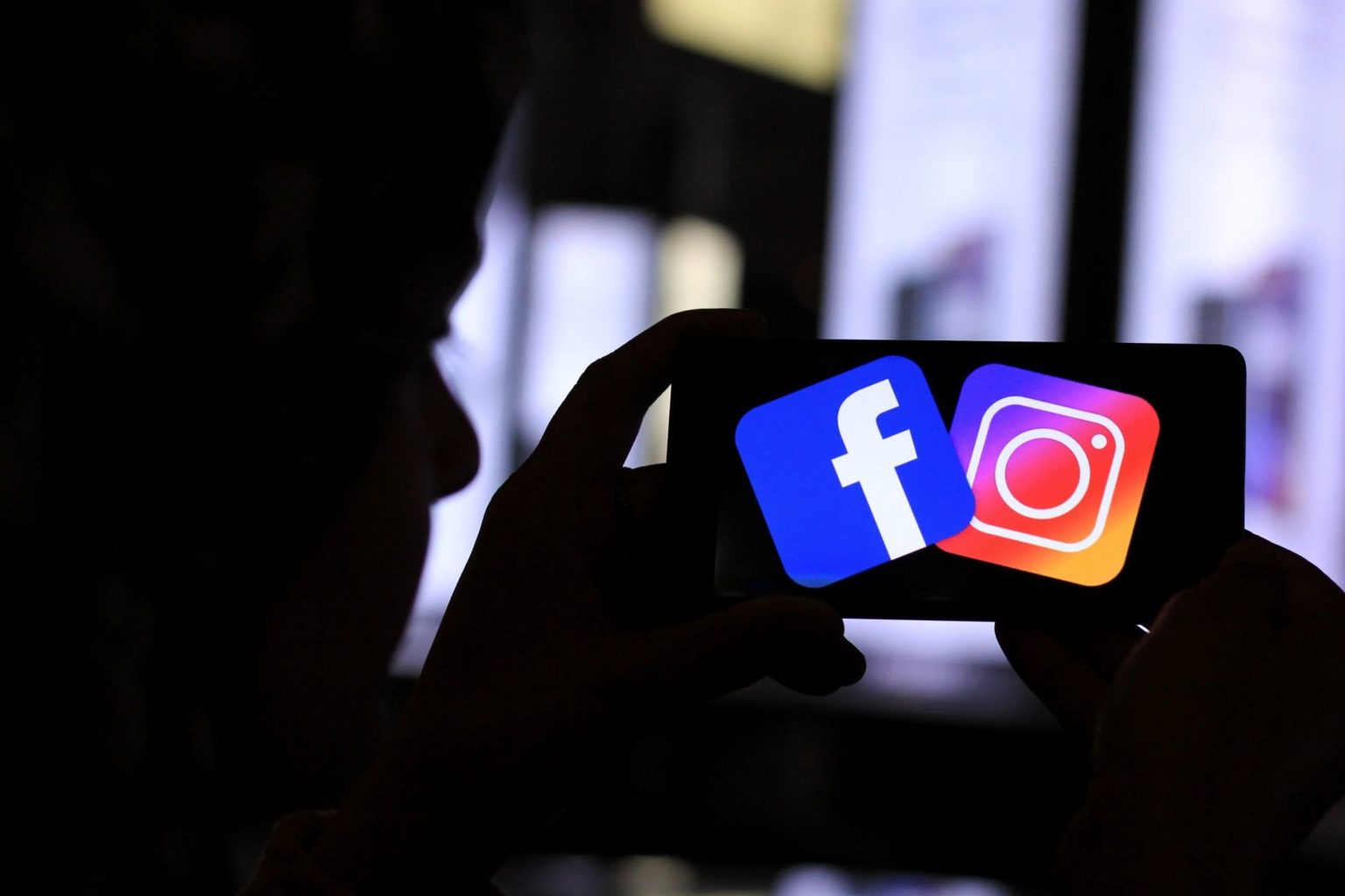 Facebook ва Instagram’дан «криптоқадам». Платформаларга NFT яратиш ва сотиш функцияси қўшилиши мумкин