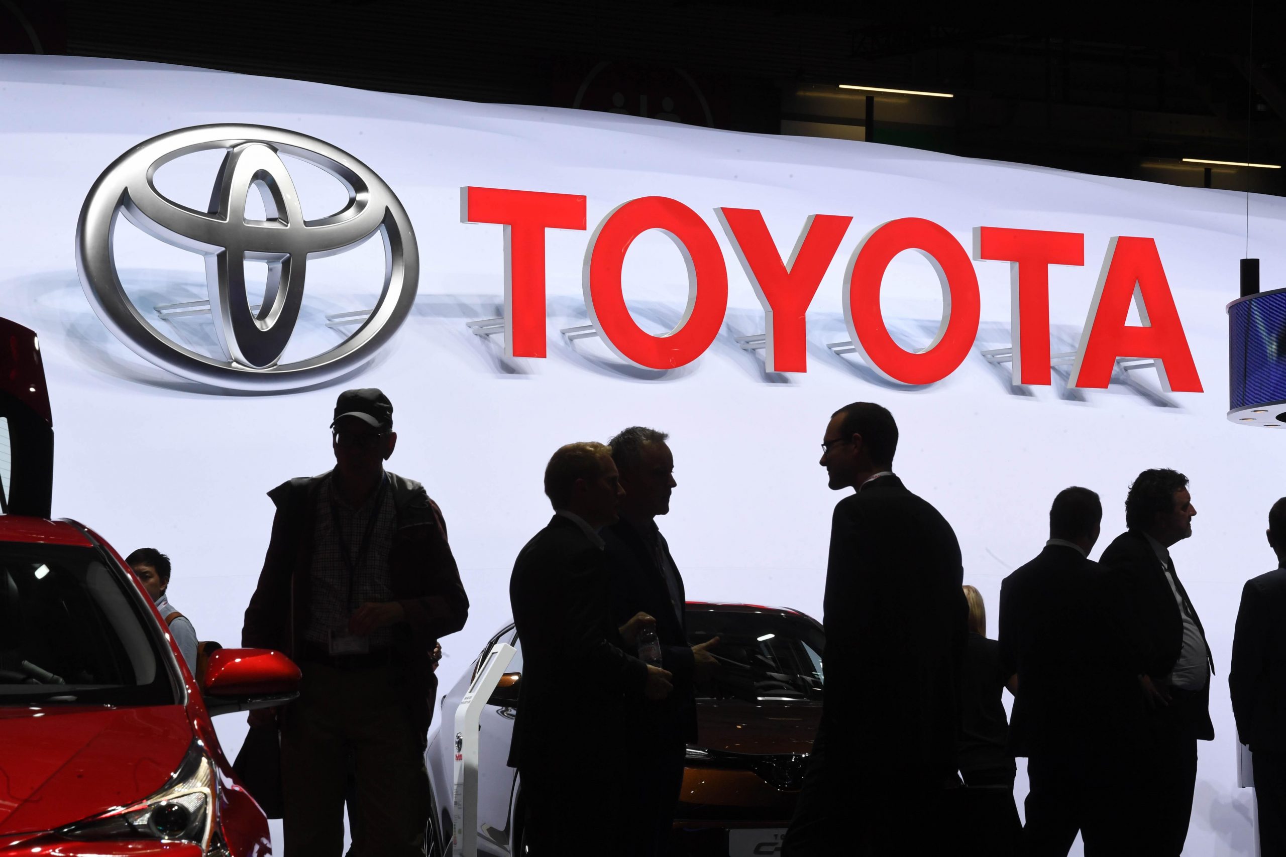 Toyota АҚШ автомобиль бозорида General Motors’ни ортда қолдириб, етакчига айланди