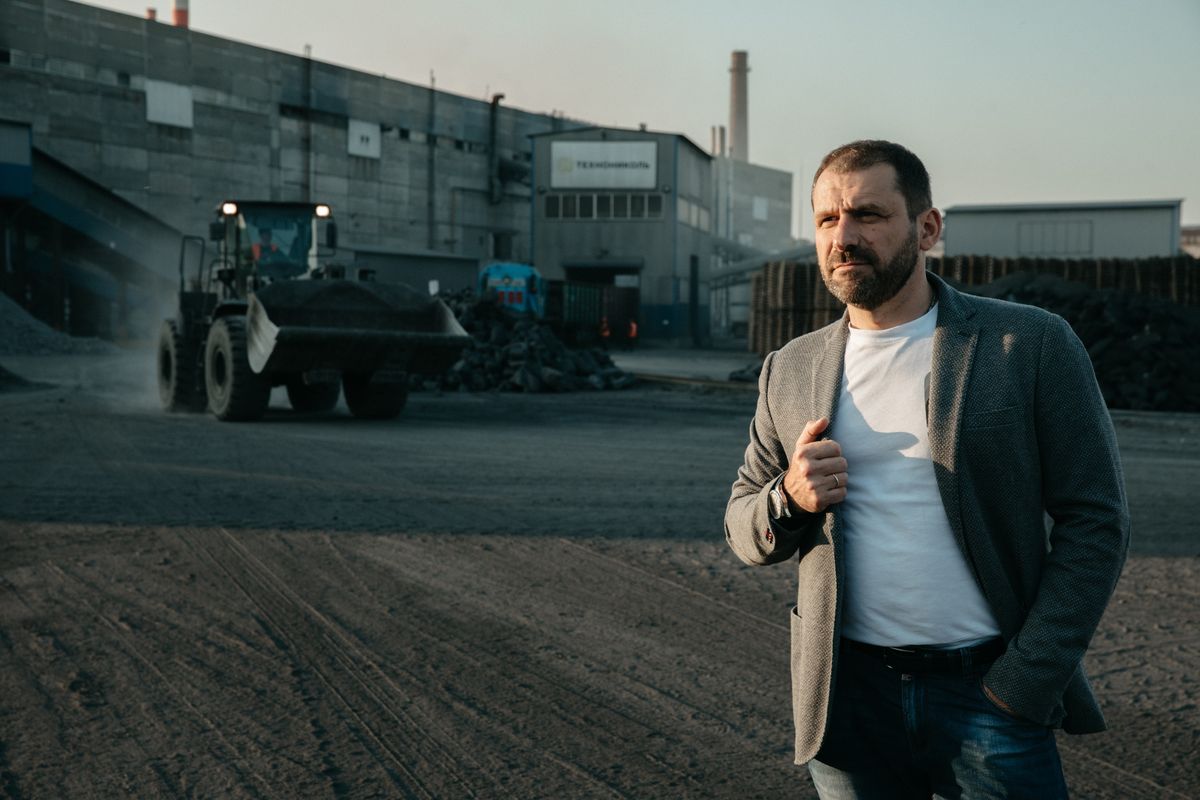 Россиялик миллиардер тартибсизликлар пайти Қозоғистонда қолиб кетди