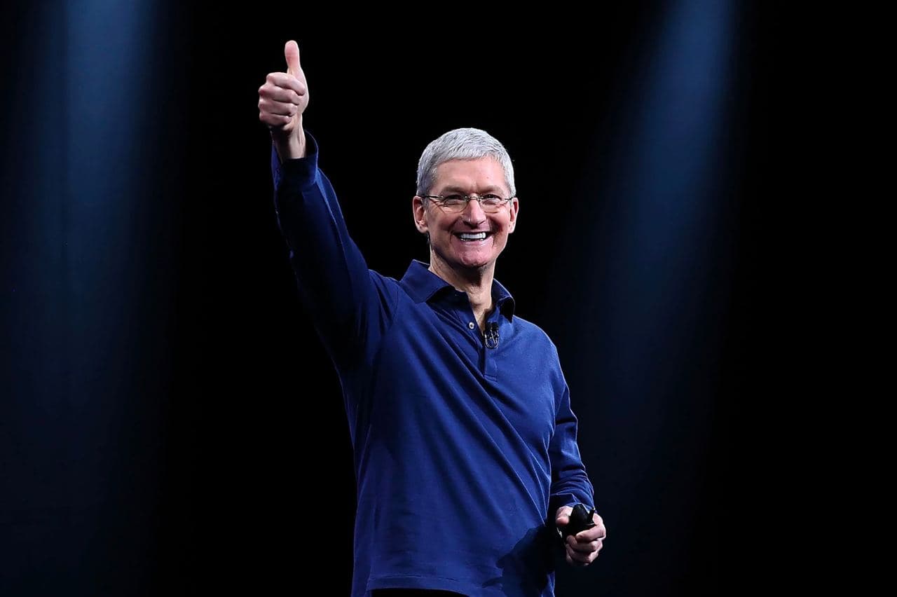 «Вақтингизни бошқаларнинг ҳаёти билан яшашга сарфламанг». Apple раҳбарининг бизнес қоидалари