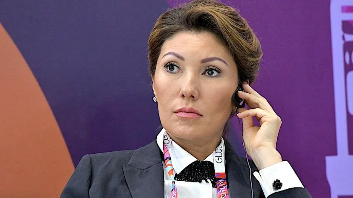 «Қозоғистон темир йўллари» Назарбоевнинг қизига қарашли компания билан шартномани муддатидан олдин бекор қилди