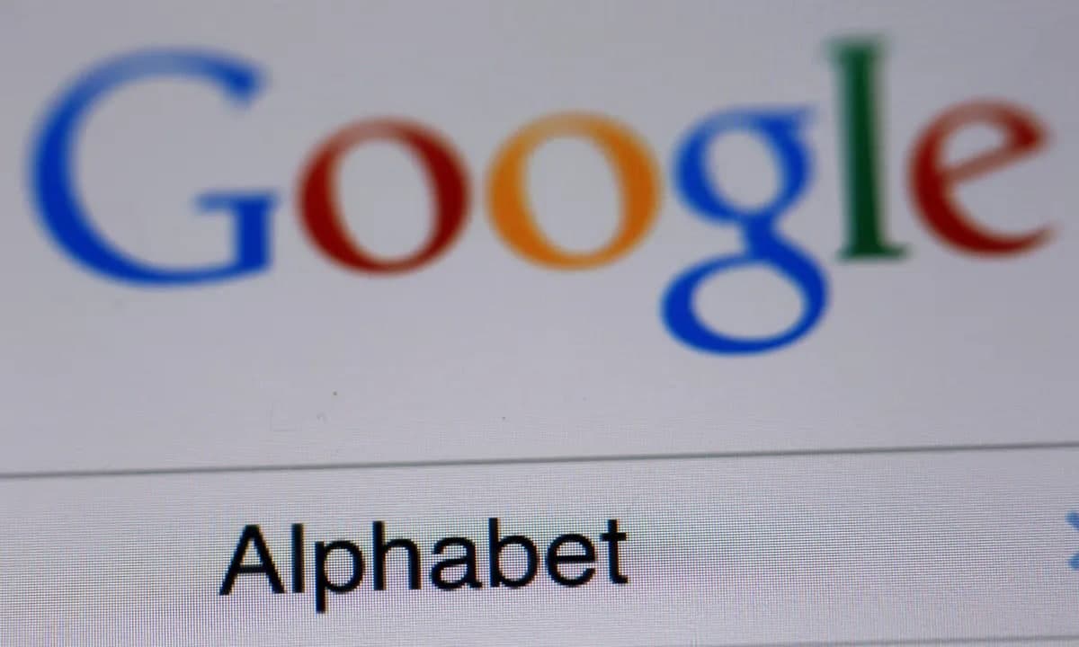 Alphabet капиталлашуви акциялар бўлиниши ҳақидаги хабарлар фонида деярли 2 трлн долларга ошди
