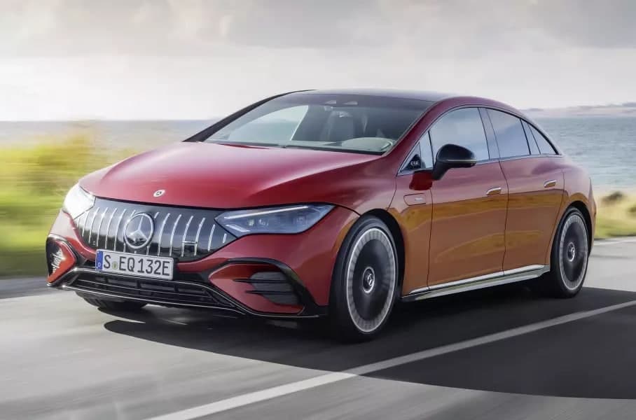 Mercedes-Benz EQE электромобилининг янги версиясини тақдим этди (фото)