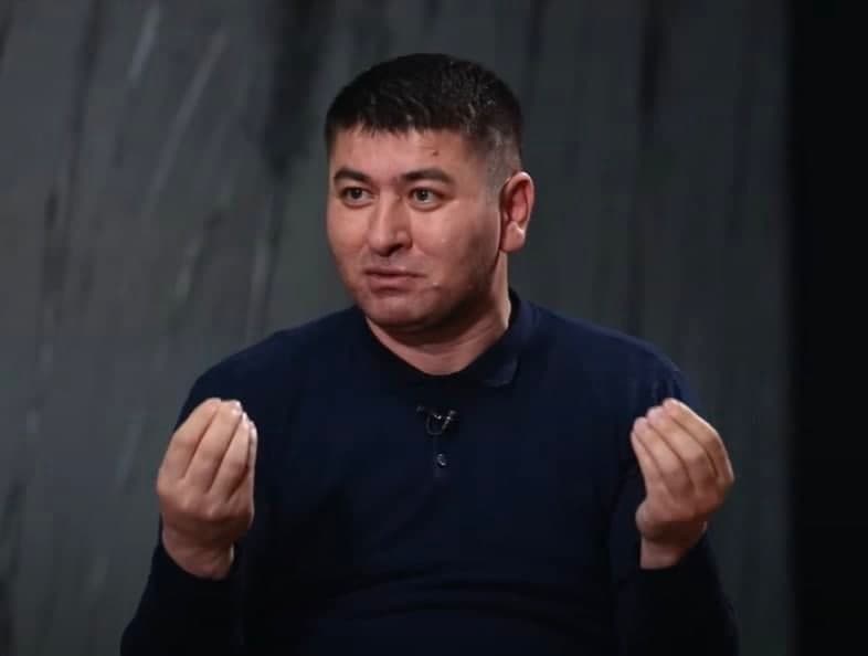 «Валюта айирбошлаш ва битим тузишни ортга суринг» — рубль қулаши фонида иқтисодчидан тавсиялар