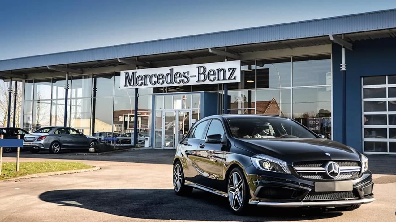 Электромобиль ва люкс моделлар сотуви Mercedes-Benz даромадини икки бараварга оширди