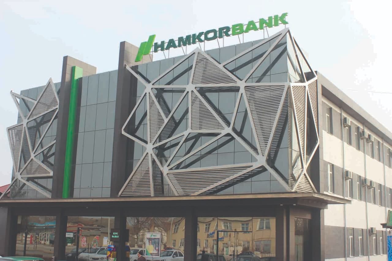 HamkorBank sanksiya ostida qolgan “Sberbank” bilan oʻtkazmalarni toʻxtatdi