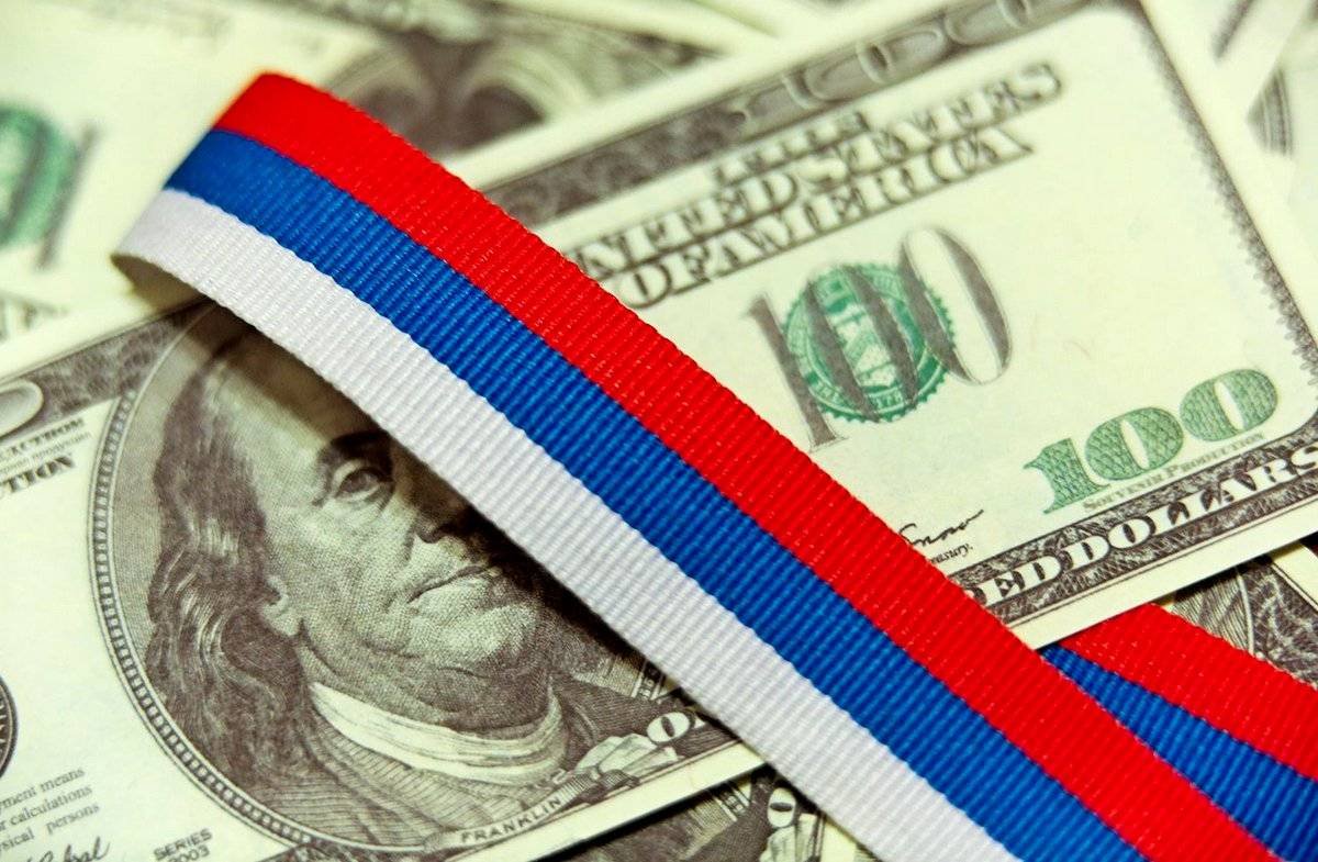 Россиянинг 300 млрд долларлик олтин-валюта захираси музлатилган. Қарзларни тўлашда муаммолар юзага келмоқда