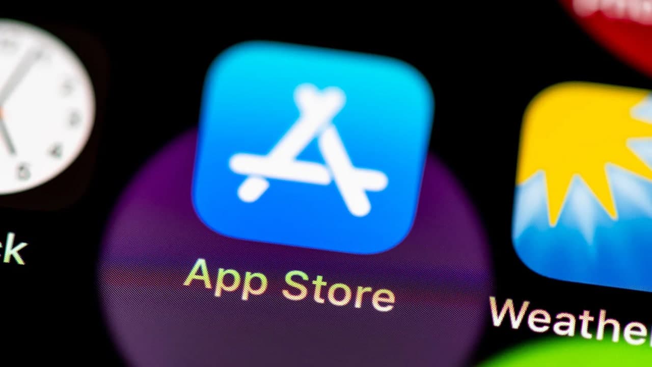 Apple ишлаб чиқувчиларга ўз иловаларини Россия App Store’ида реклама қилишни тақиқлади