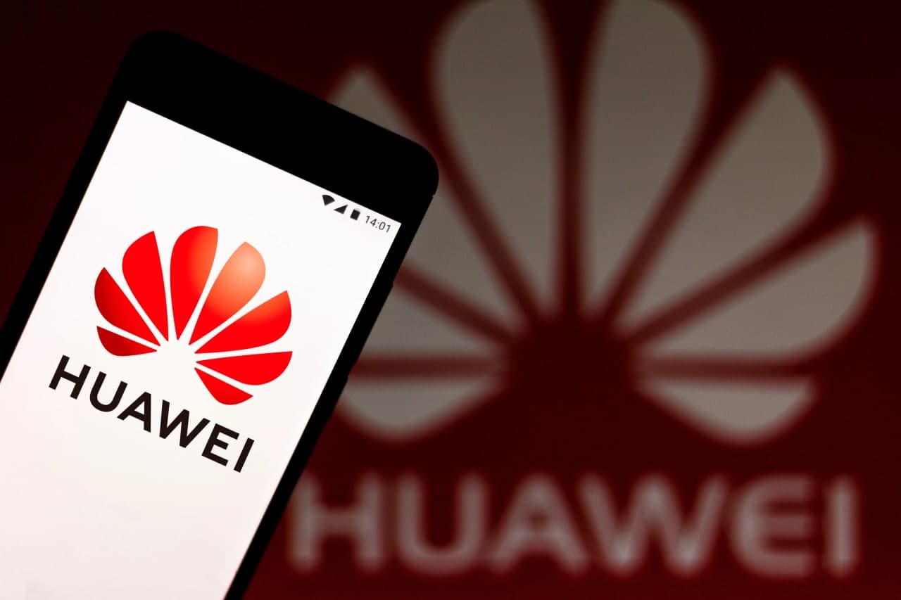 Xiaomi ва Huawei Россияга смартфон етказиб беришни сезиларли даражада камайтирди