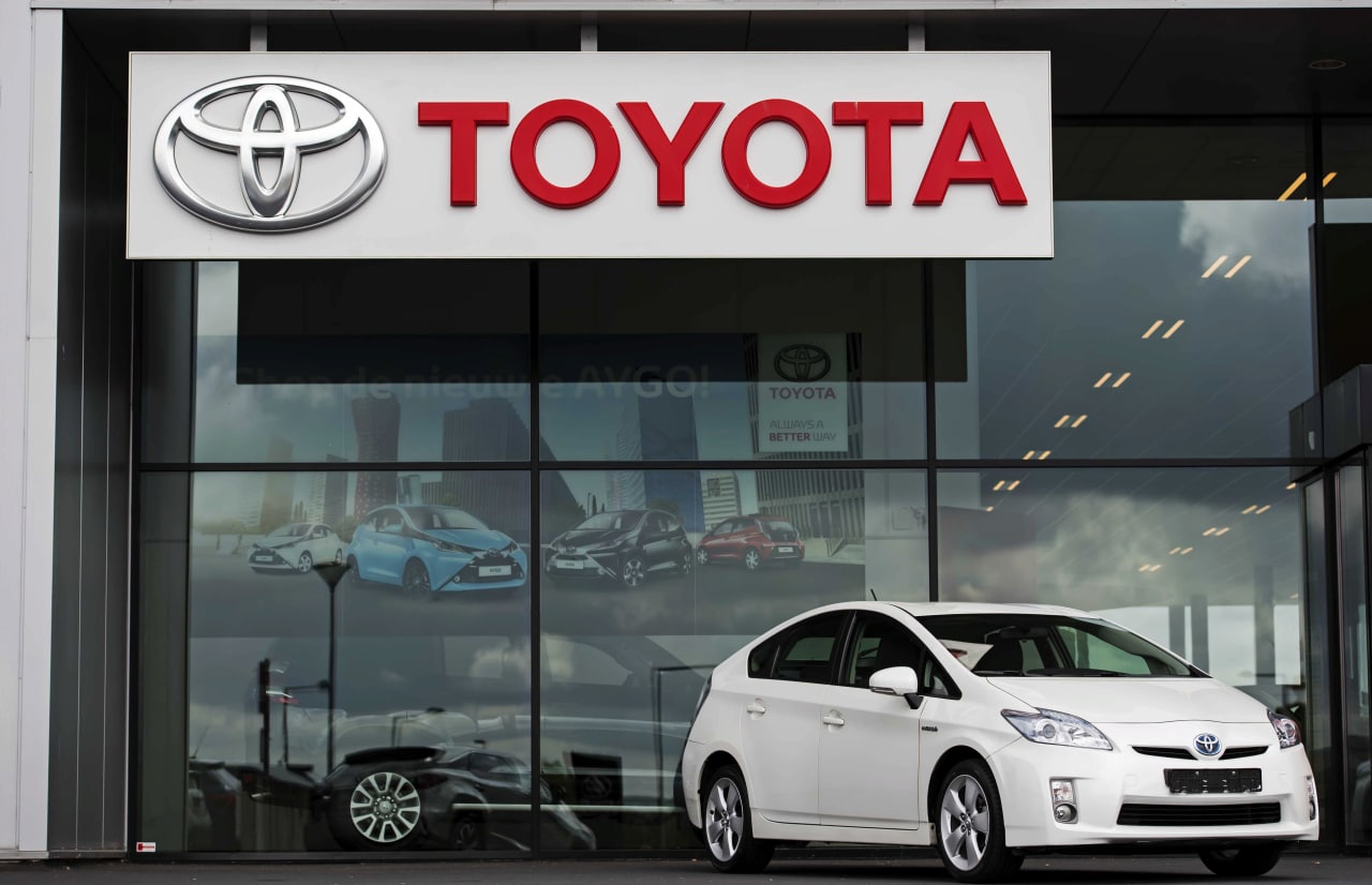 Toyota ноябрь ойида автомобиль ишлаб чиқариш бўйича рекорд ўрнатди
