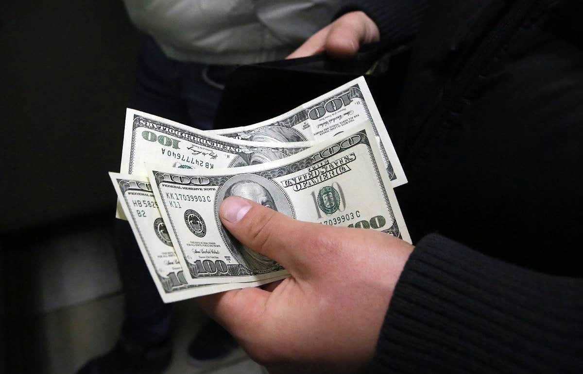 Бозордаги ўзгарувчанлик туфайли глобал компаниялар 25 млрд долларлик битимларни рад этди