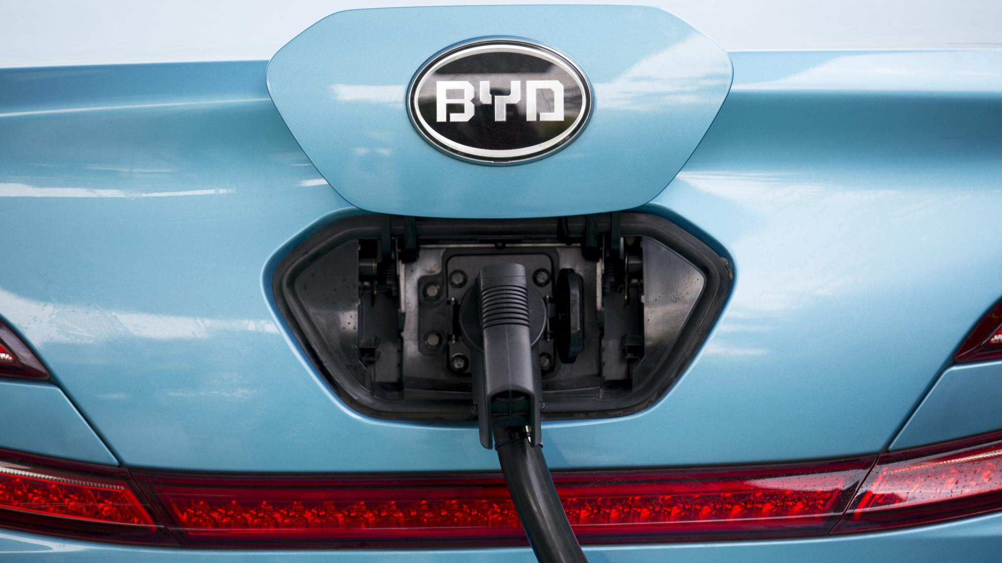 BYD дунёнинг энг нуфузли компаниялари рўйхатида Tesla’дан ўзиб кетди