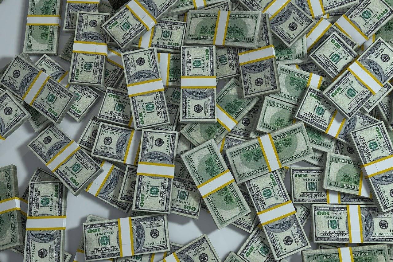 Oʻzbekistonda dollarning rasmiy kursi pastlashda davom etmoqda