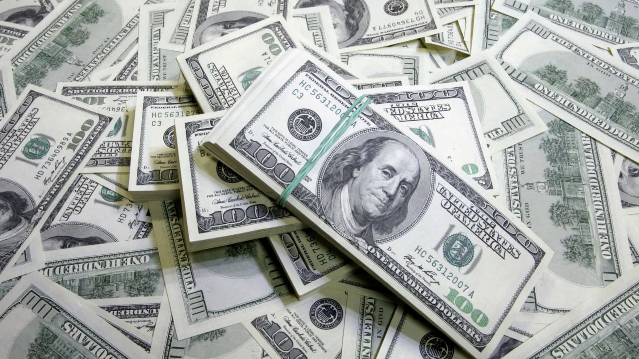Oʻzbekistonda dollarning rasmiy kursi toʻrt kunlik tushishdan soʻng koʻtarildi