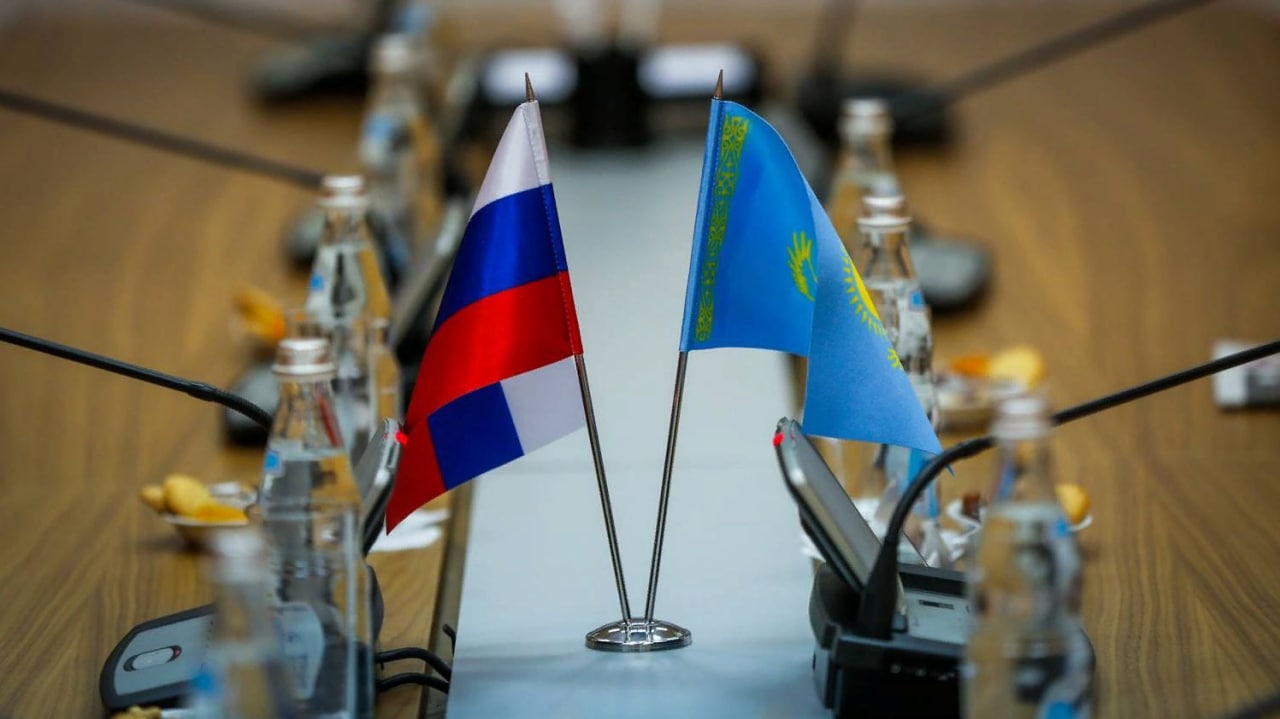 Қозоғистон Россиянинг санкцияларни четлаб ўтиши учун воситачи бўлмасликка ваъда берди