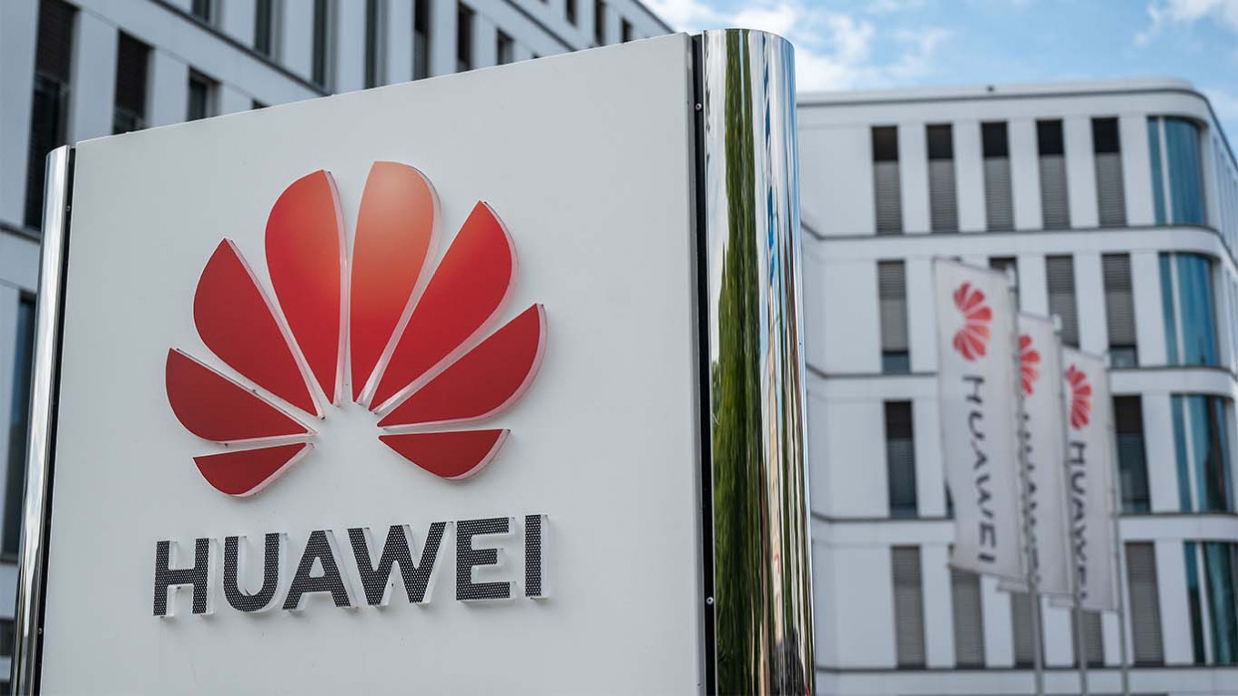 Urush taʼsiri: Huawei Rossiyadagi xodimlarining bir qismini taʼtilga joʻnatdi