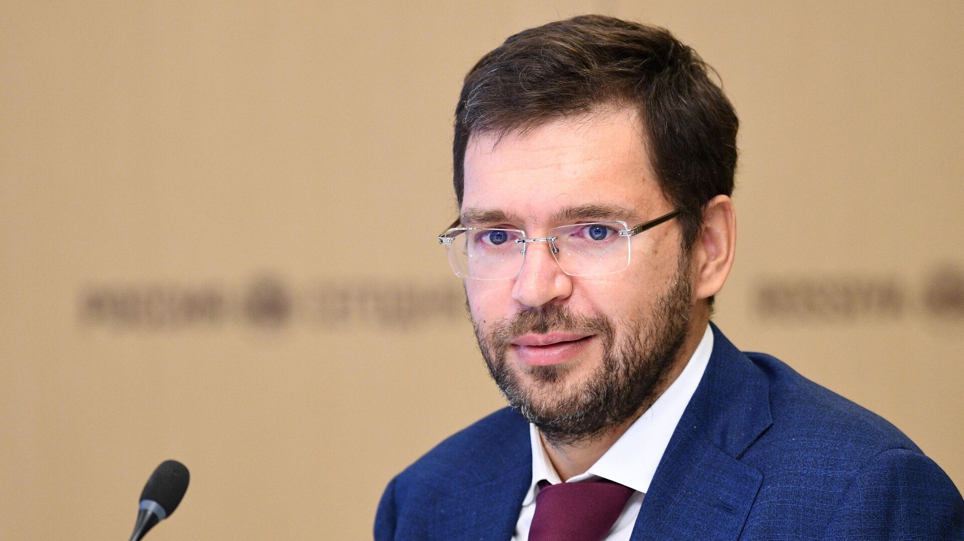 Алишер Усмоновнинг собиқ топ-менежери Ўзбекистонга катта сармоя киритади