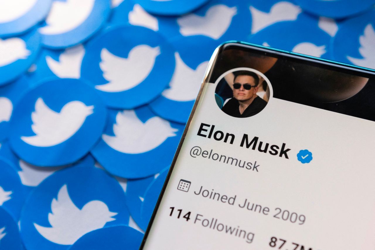 Илон Маск Twitter’ни сотиб олишга камроқ шахсий пул сарфлаш йўлини қидирмоқда