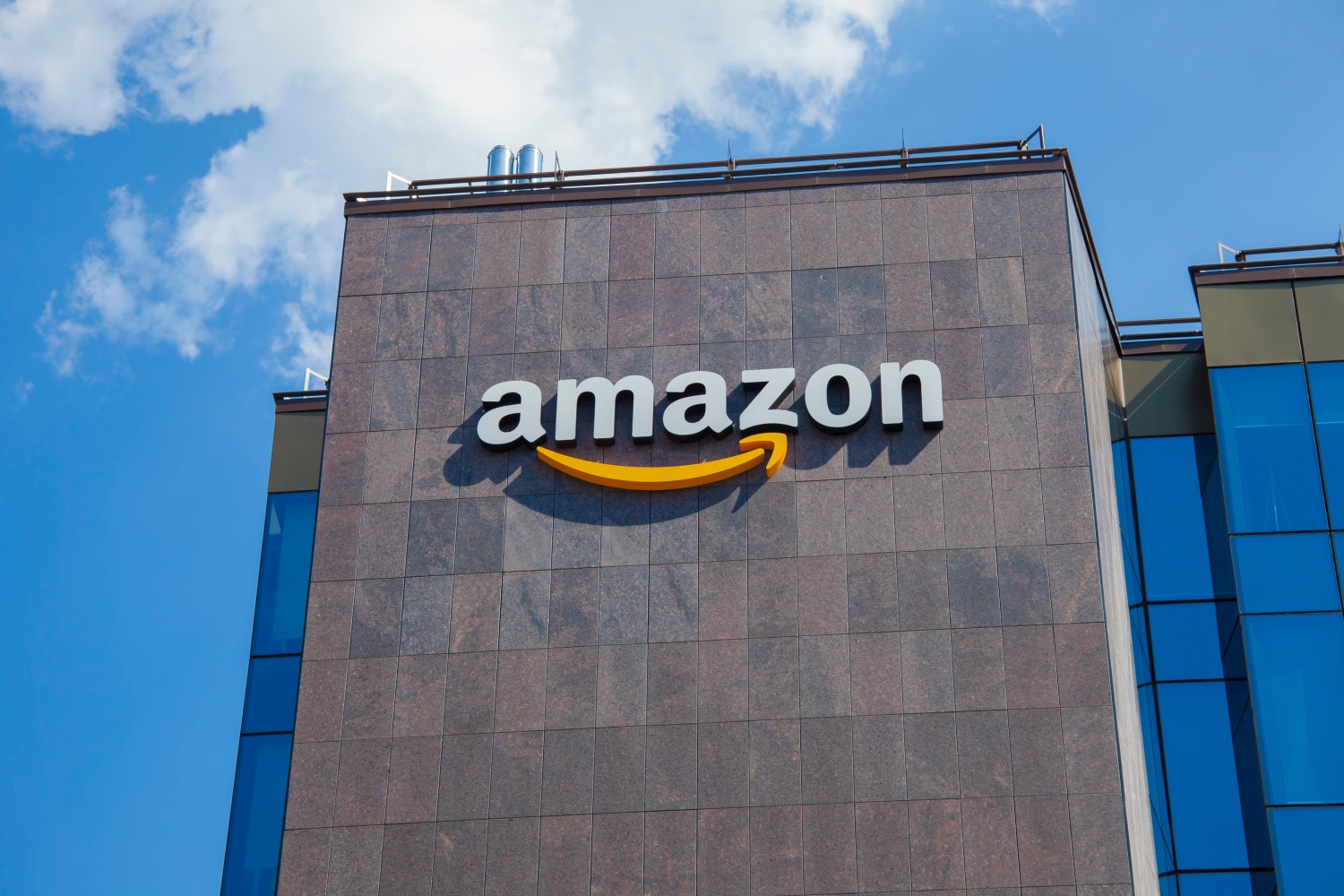 Нью-Йорк Amazon’ни ҳомиладор ходимлар ва ногирон ишчиларни камситишда айблади