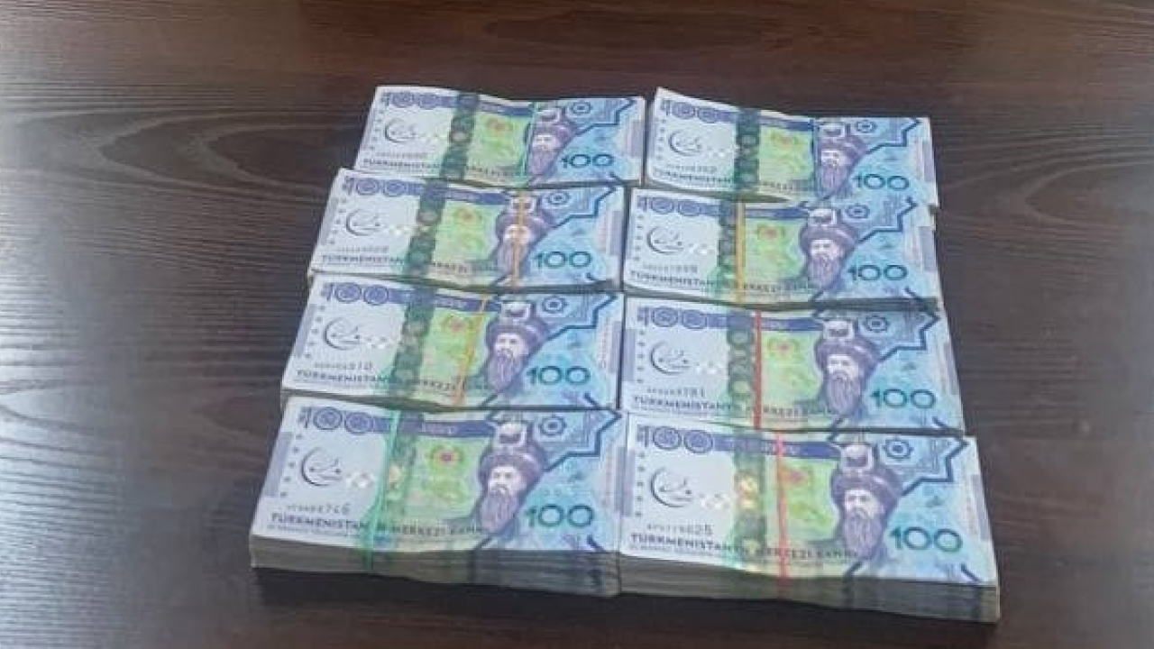 Toshkent viloyatida Turkmaniston manatini dollarga almashtirayotganlar qoʻlga olindi