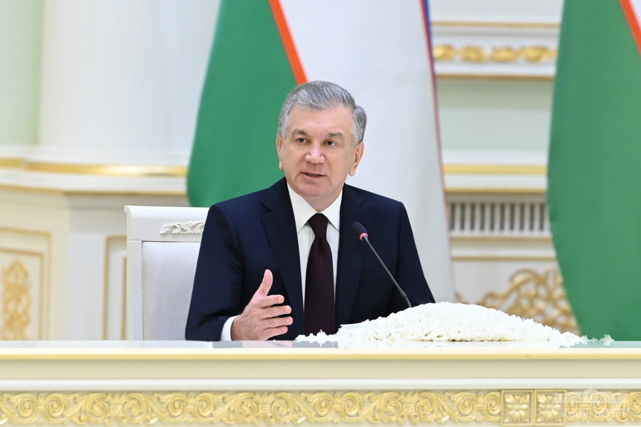 «Тадбиркорлар чекланмаган миқдорда даромад олишга ҳақлилигини Конституцияда мустаҳкамлаш лозим» — Мирзиёев