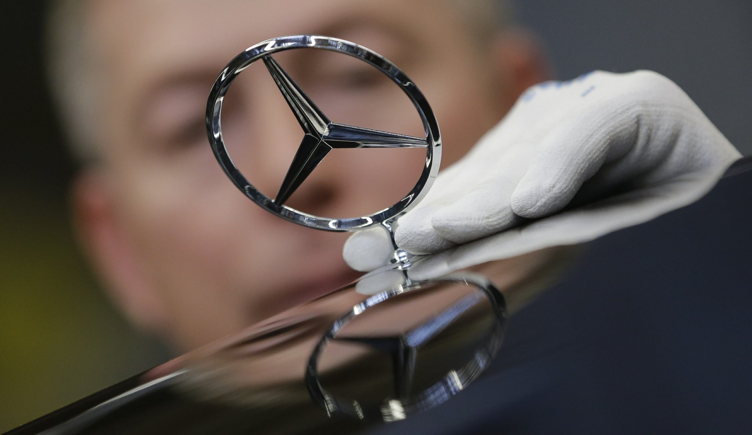 Mercedes-Benz тормоздаги носозликлар туфайли салкам 1 млн автомобилни чақириб олади