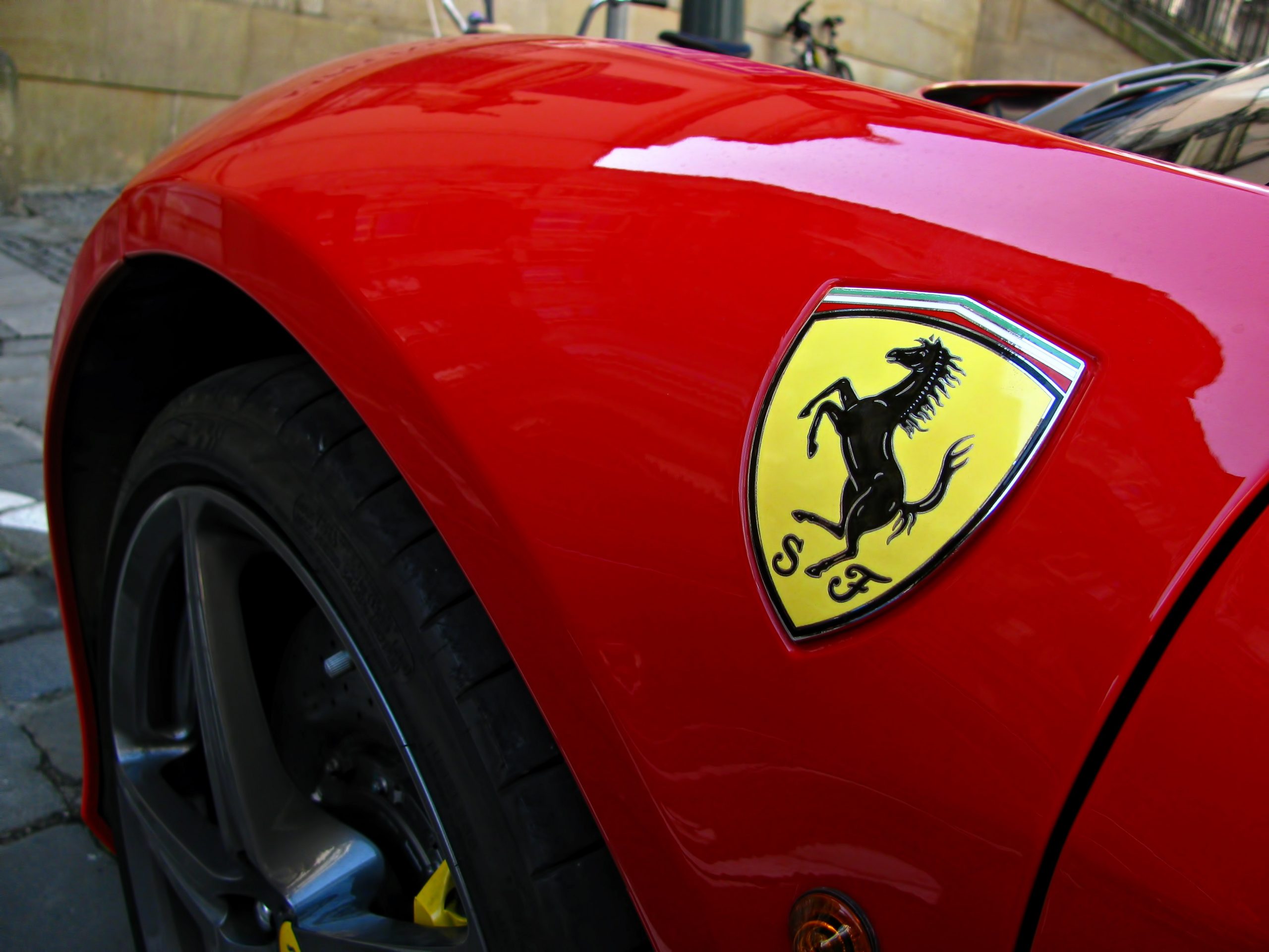 Ferrari сентябрда ўзининг биринчи кроссоверини намойиш қилади