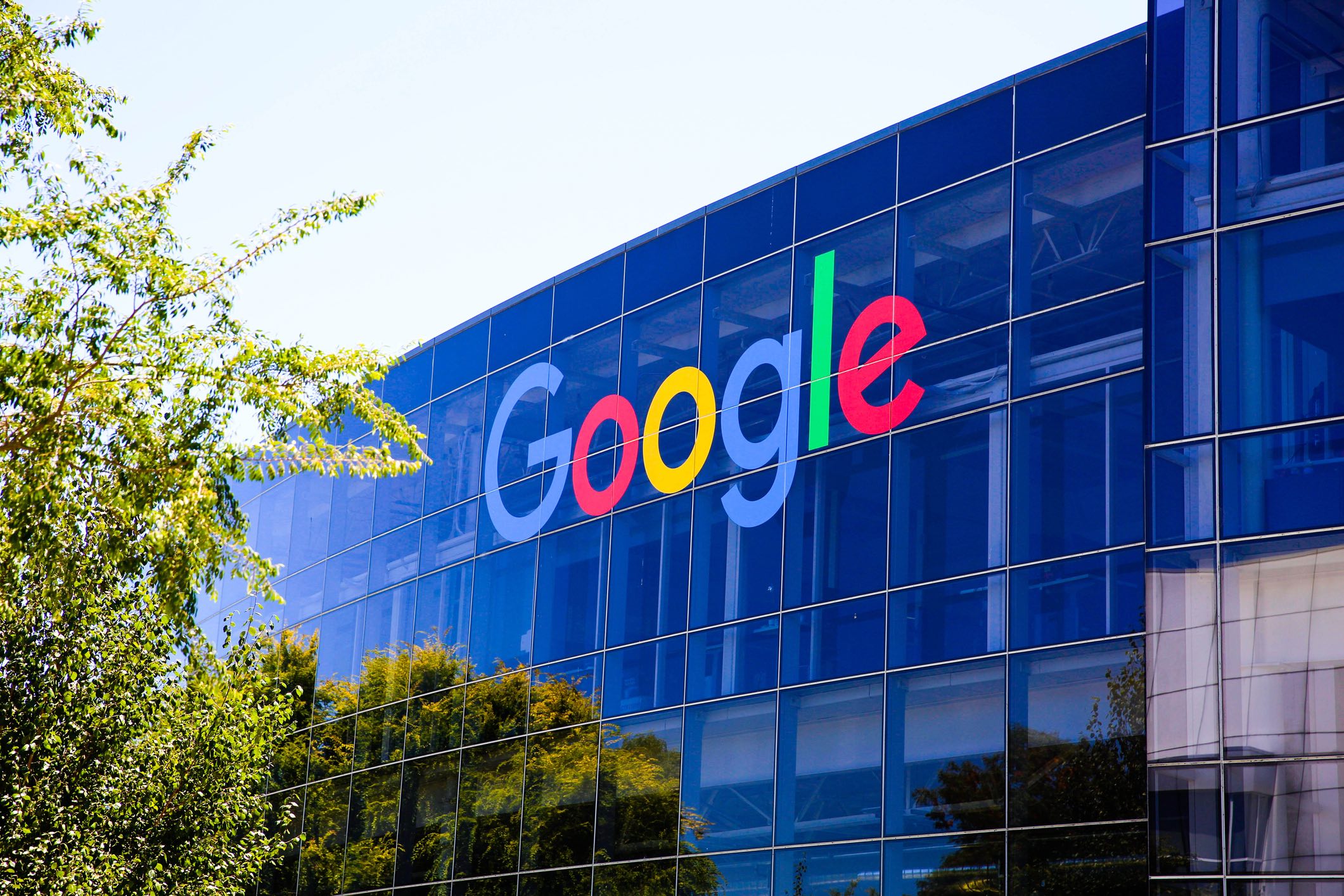 Google компания сунъий интеллектида онг мавжудлигини айтган муҳандисни ишдан бўшатди
