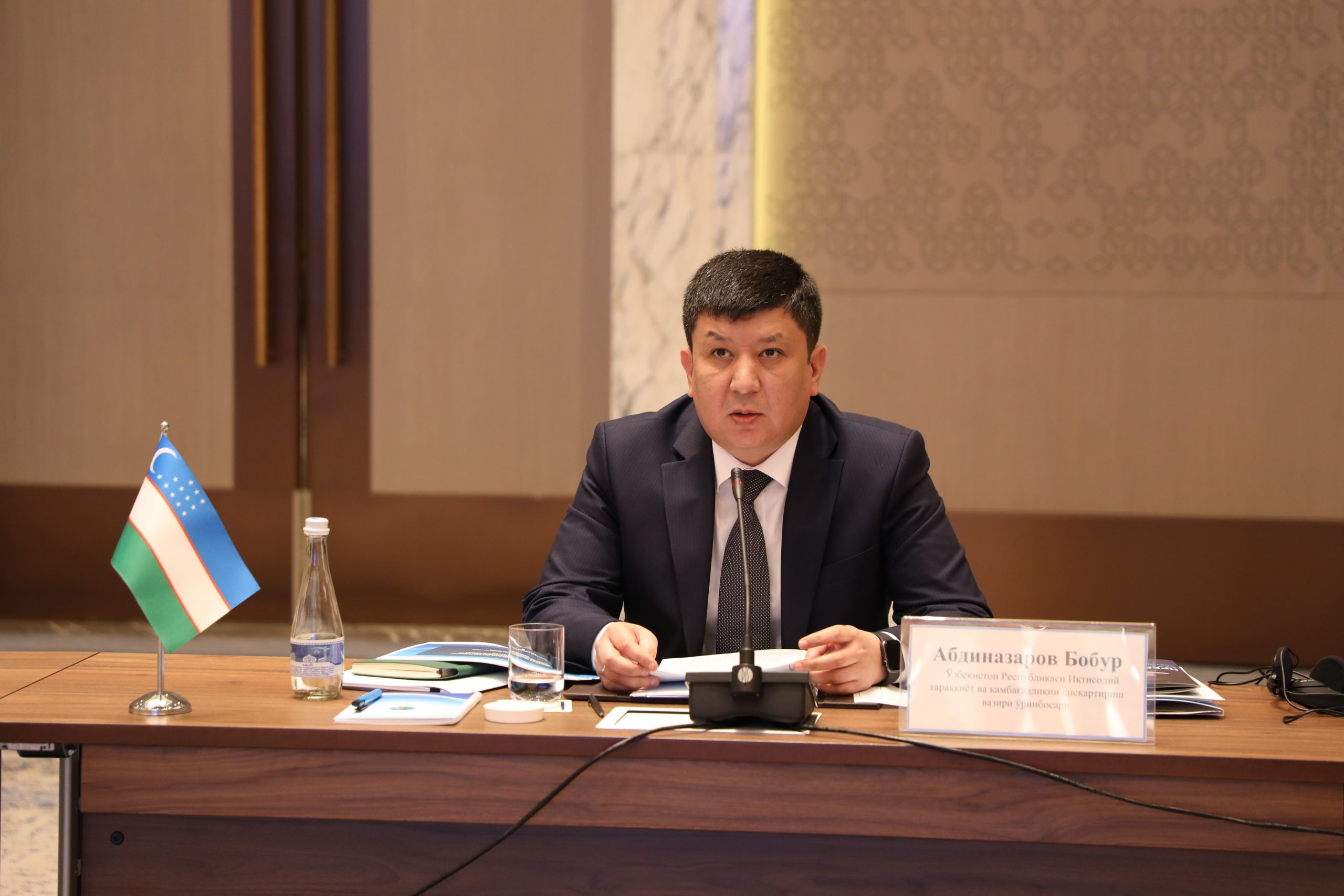 Бобур Абдиназаров иқтисодиёт вазири ўринбосари лавозимидан озод этилди