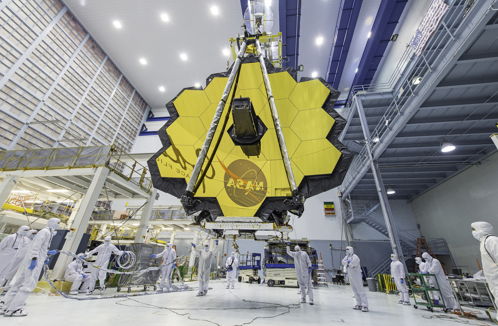 NASA коинотнинг янги телескопда олинган энг тиниқ тасвирини эълон қилди