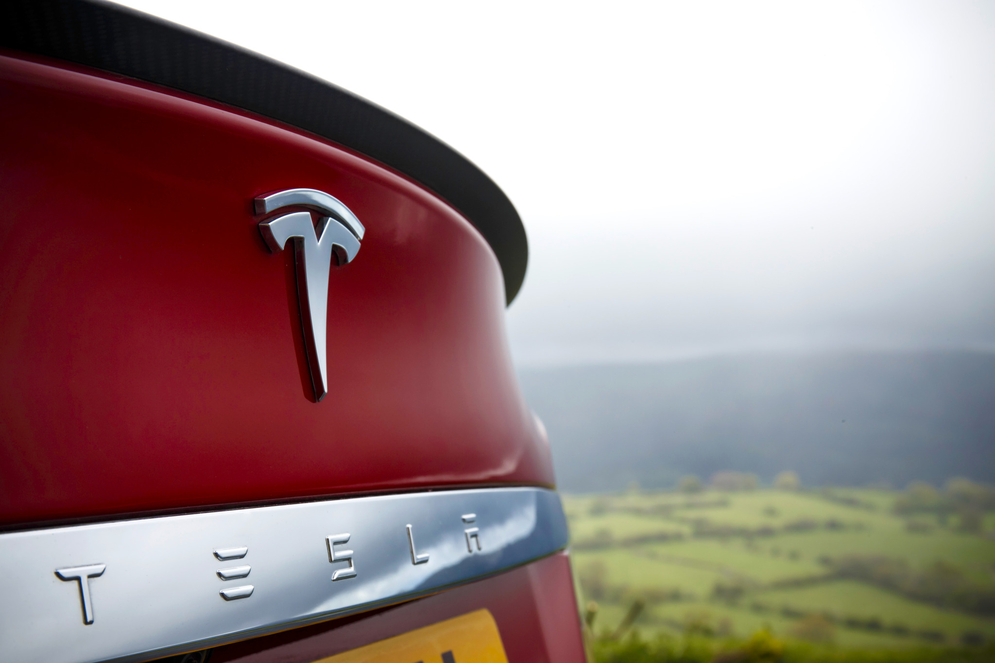 Tesla’нинг Германиядаги янги заводи ишлаб чиқаришни вақтинча тўхтатади