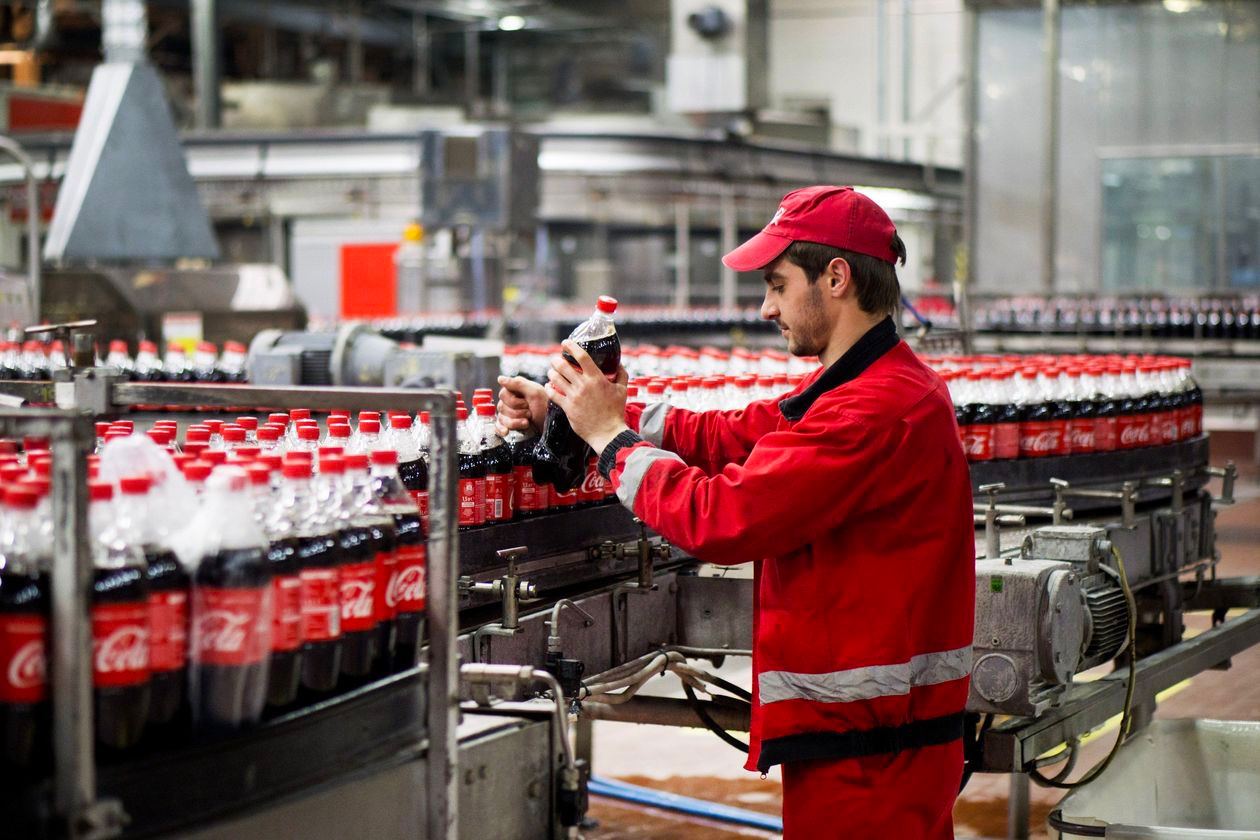 Coca-Cola Украинадаги уруш сабаб Россиядан чиқиб кетиши оқибатида қанча зарар кўрди?