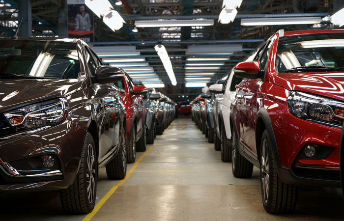 Россияда автомобиль нархлари сезиларли кўтарилди — ОАВ