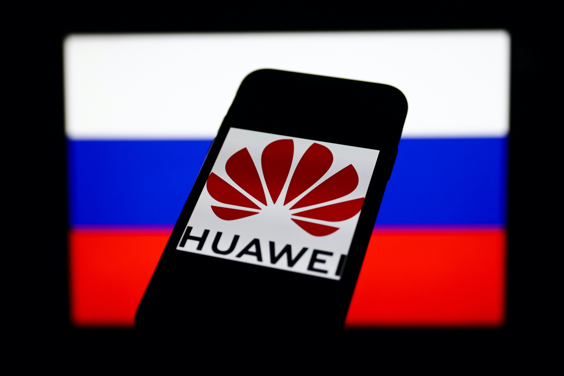 Huawei Россиядаги ходимларини Ўзбекистон ва Қозоғистонга ўтказди