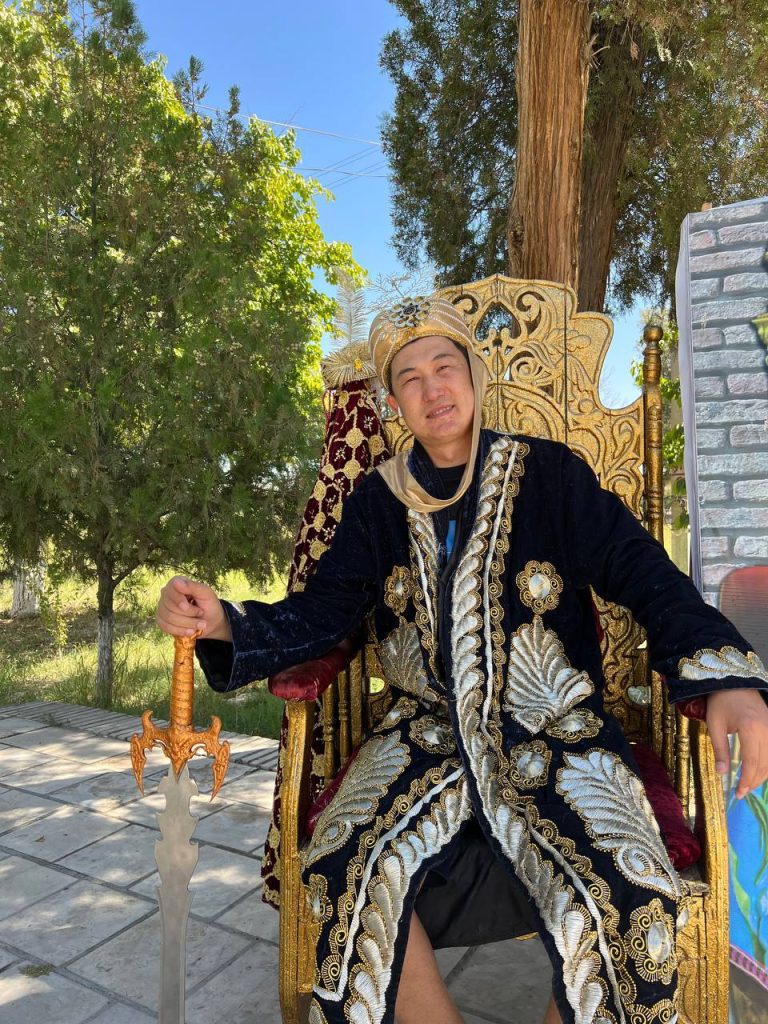Қирғизистонлик блогер Ўзбекистонга келиб, мамлакатдаги туризм соҳасидаги энг муҳим ўзгаришларни айтди