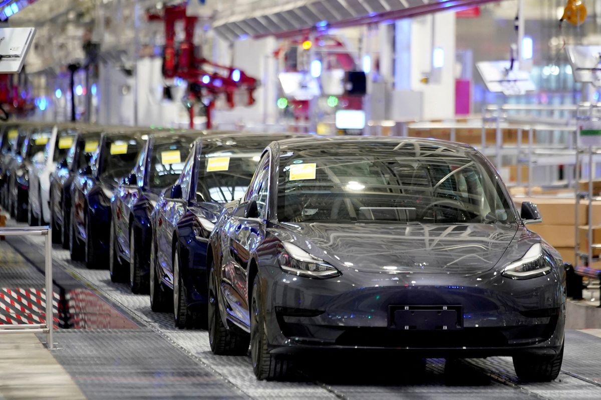 Tesla Шанхайдаги заводида ишлаб чиқаришни тўхтатди