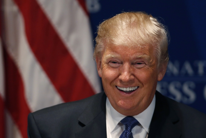 Meta икки йиллик тақиқдан сўнг Дональд Трампнинг Facebook ва Instagram аккаунтларини тиклади