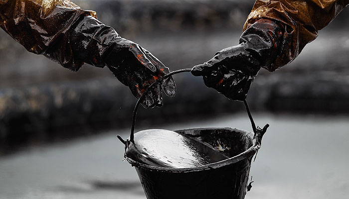Дунёда нефть нархи 100 доллардан ошиб кетди